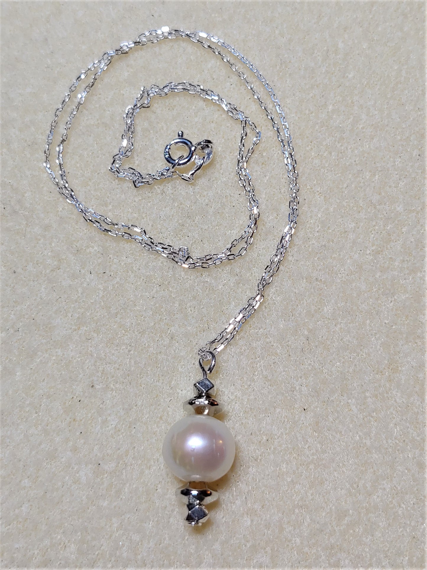 Single Pearl Drop Necklace