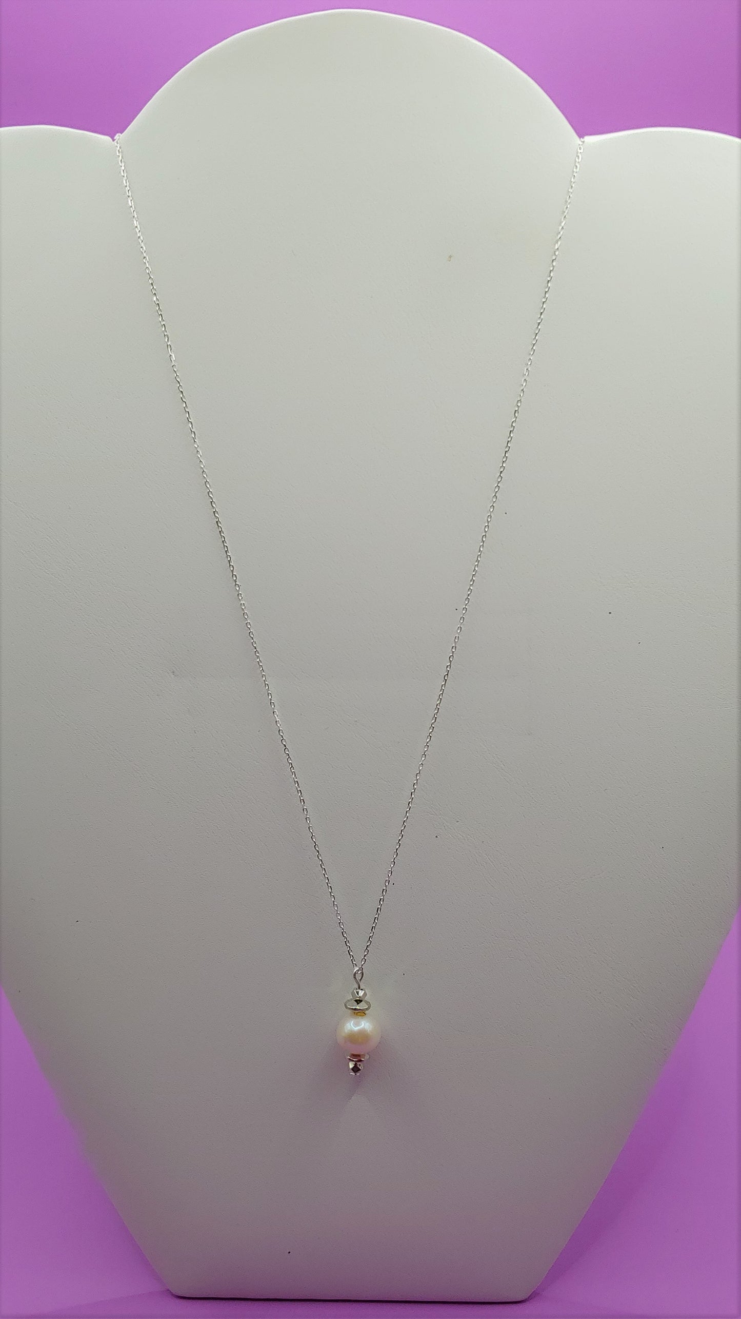 Single Pearl Drop Necklace